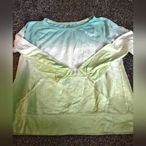 Woman's long sleeve shirt